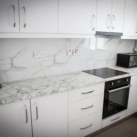 Cemal Apts Trikomo