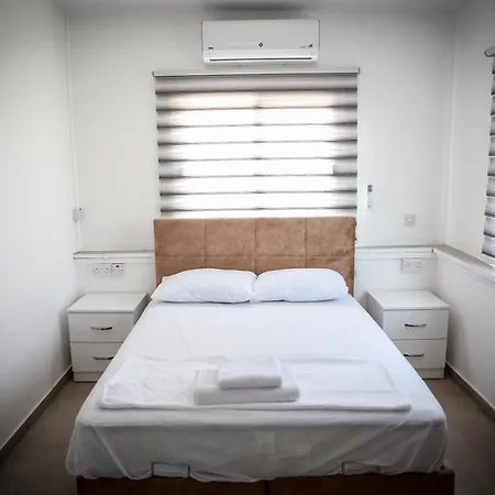 Cemal Apts Apartman Trikomo